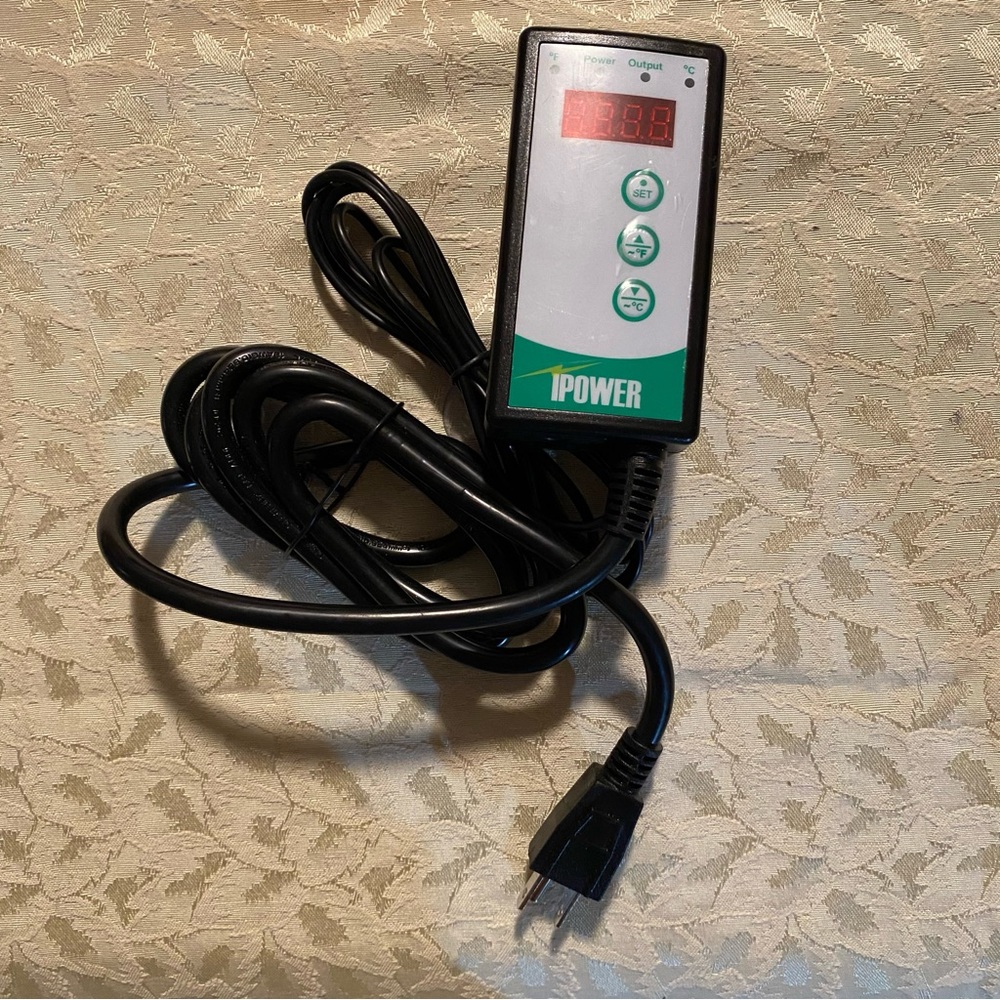 iPower GLHTMTCONTROLV2 Digital Heat Mat Thermostat Temperature Controller